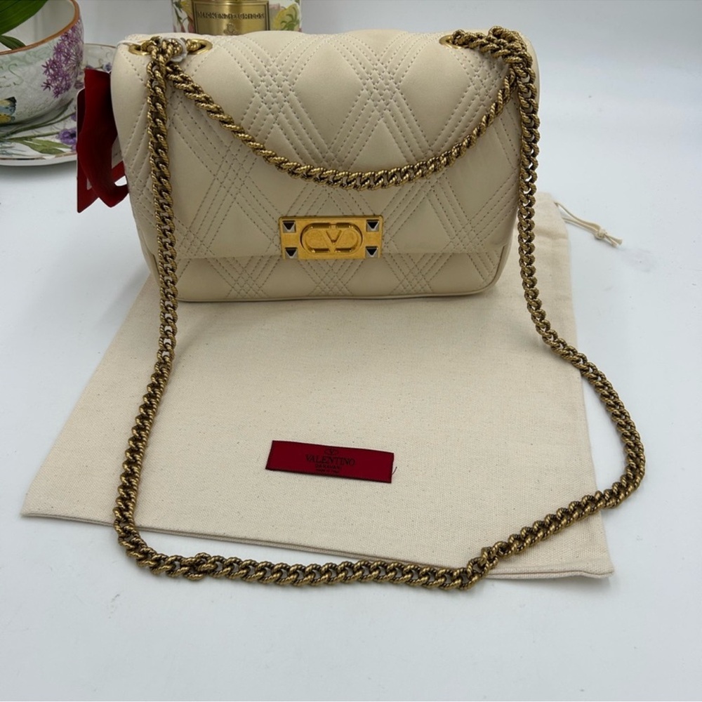 SOLD!!!!!! Women’s Valentino Garavani QUILTIE 67 medium shoulder bag,